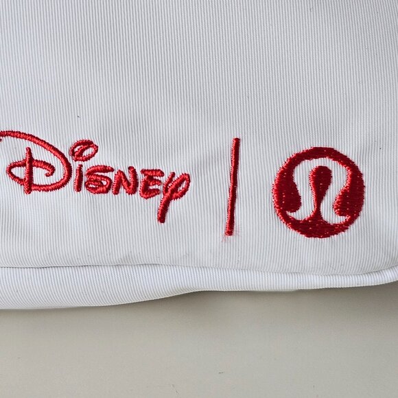 NWT LULULEMON White Everywhere Belt Bag Disney Embroidered Mickey in Motion 1L - Picture 7 of 15